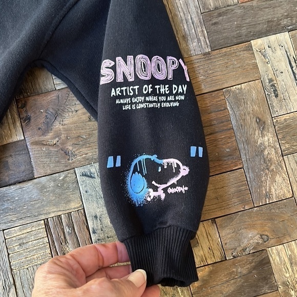 Zara Snoopy Artist Black Hoodie - Picture 3 of 8